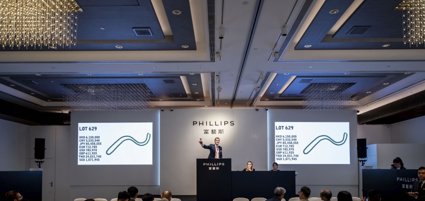 Aukční dům Phillips prodal diamanty za téměř 10 mil. dolarů